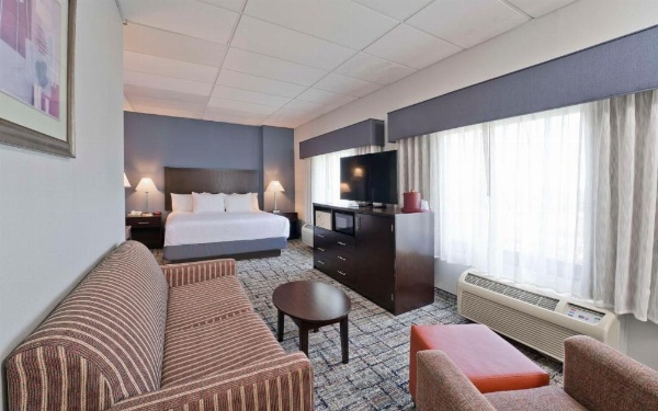 Best Western Plus Hotel And Conference Center image 16